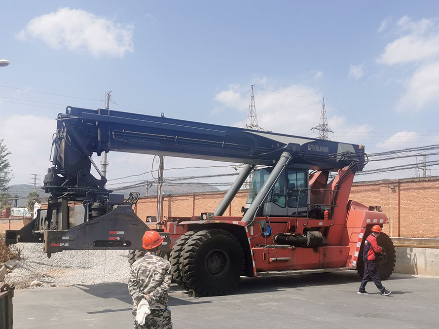 工廠設備吊裝搬運服務